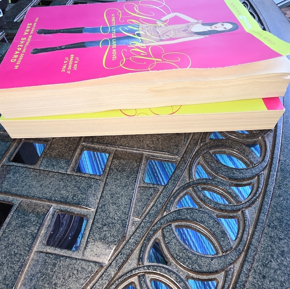 3 books from Prettt Little Liars novel Unbelievable, Flawless & Perfect - Picture 6 of 8